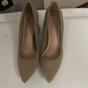 Chic Tan Pointed-Toe Heels
